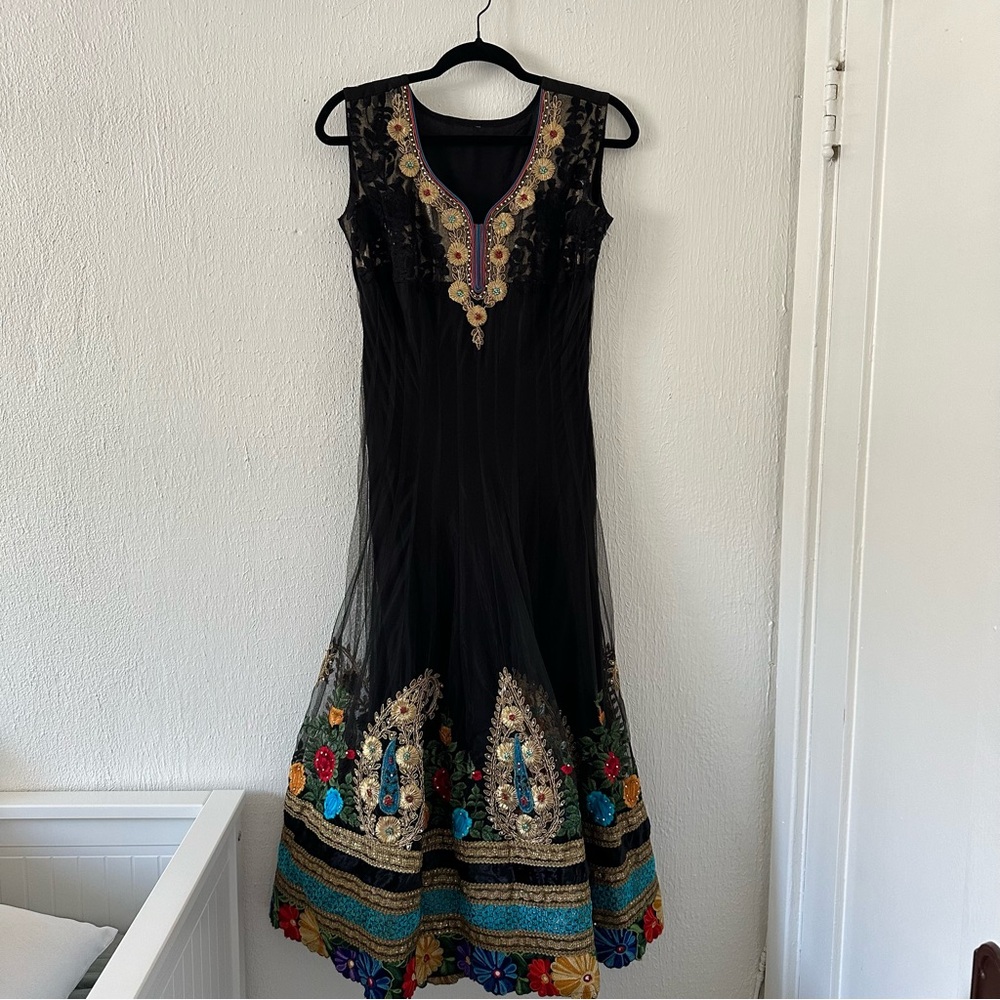 No Brand Stunning Indian inspired black multi color pleated midi dress